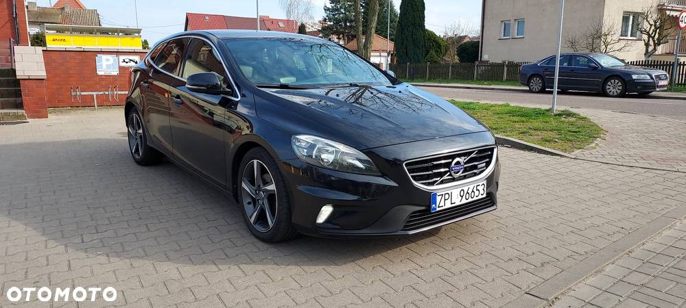 Volvo V40 D2 R-Design Momentum - 1