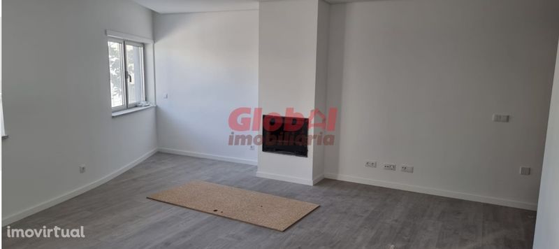 Apartamento T2 recente para venda em Viseu, Santiago