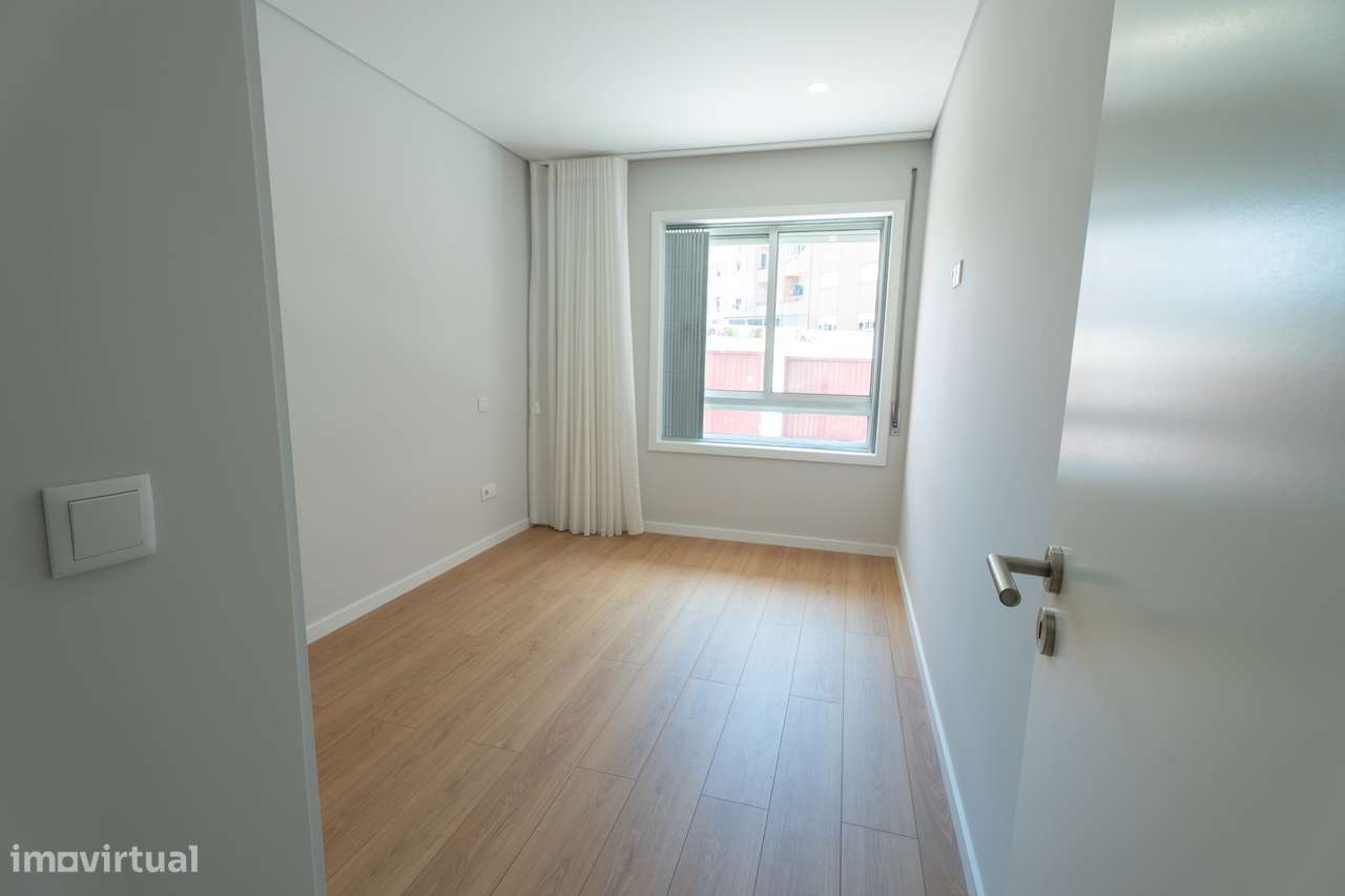 Apartamento T2 Renovado no Centro de Estarreja-11