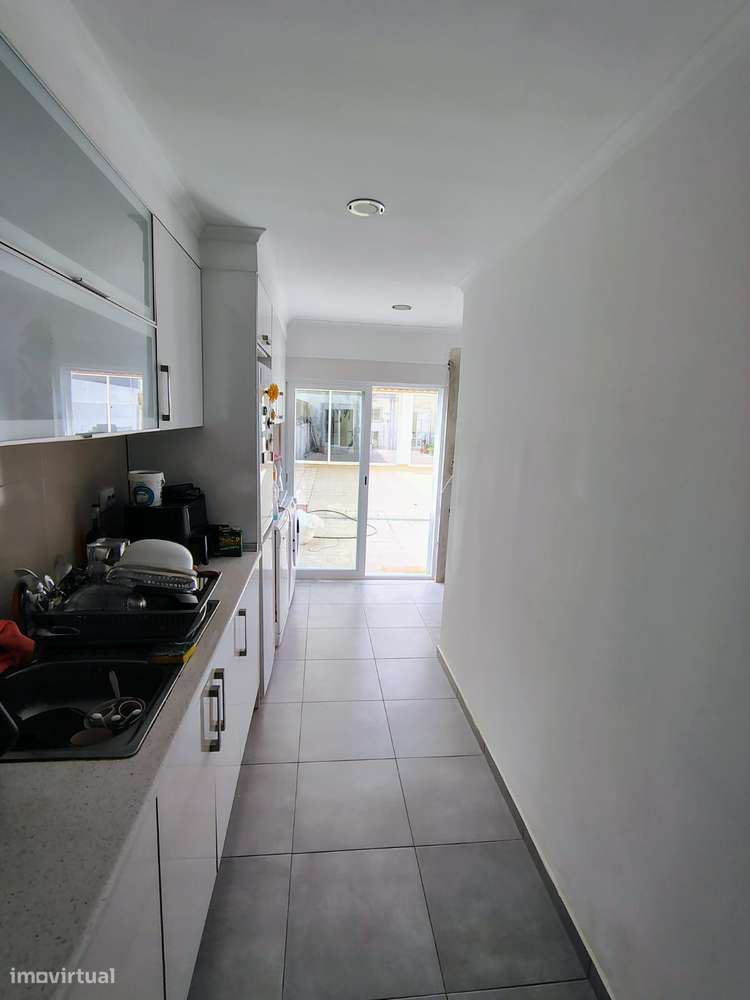 Apartamento T2 remodelado com terraço Casal Do Marco-10