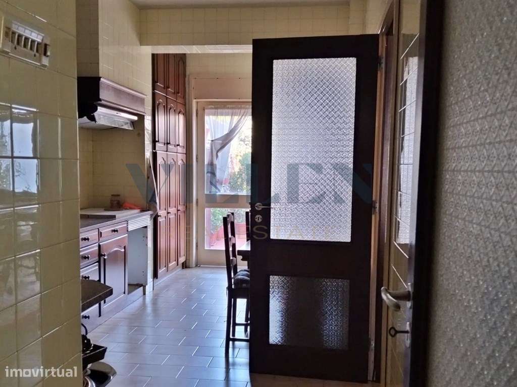 Moradia T4 com 2 frentes no centro da Póvoa de Varzim - Grande imagem: 3/29