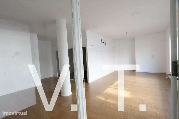 Loja para Com. e Serviços á Praçª Velasques/ S. Crispim - Grande imagem: 5/13