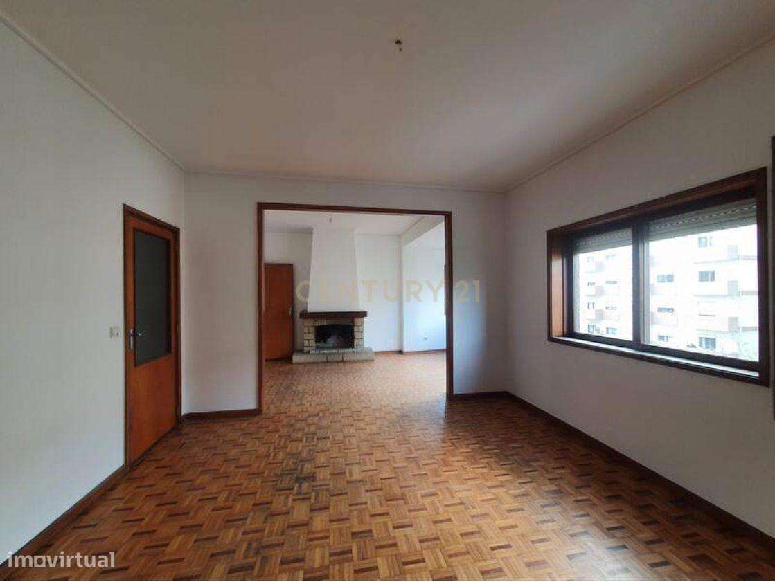 Apartamento T4 com Garagem Box à Venda em Guimarães – Rua São Gonçalo, - Grande imagem: 4/19