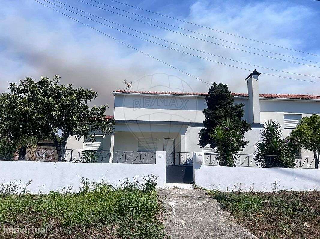 Moradia T4 para arrendamento
