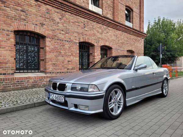 BMW Seria 3 328i Cabriolet - 3