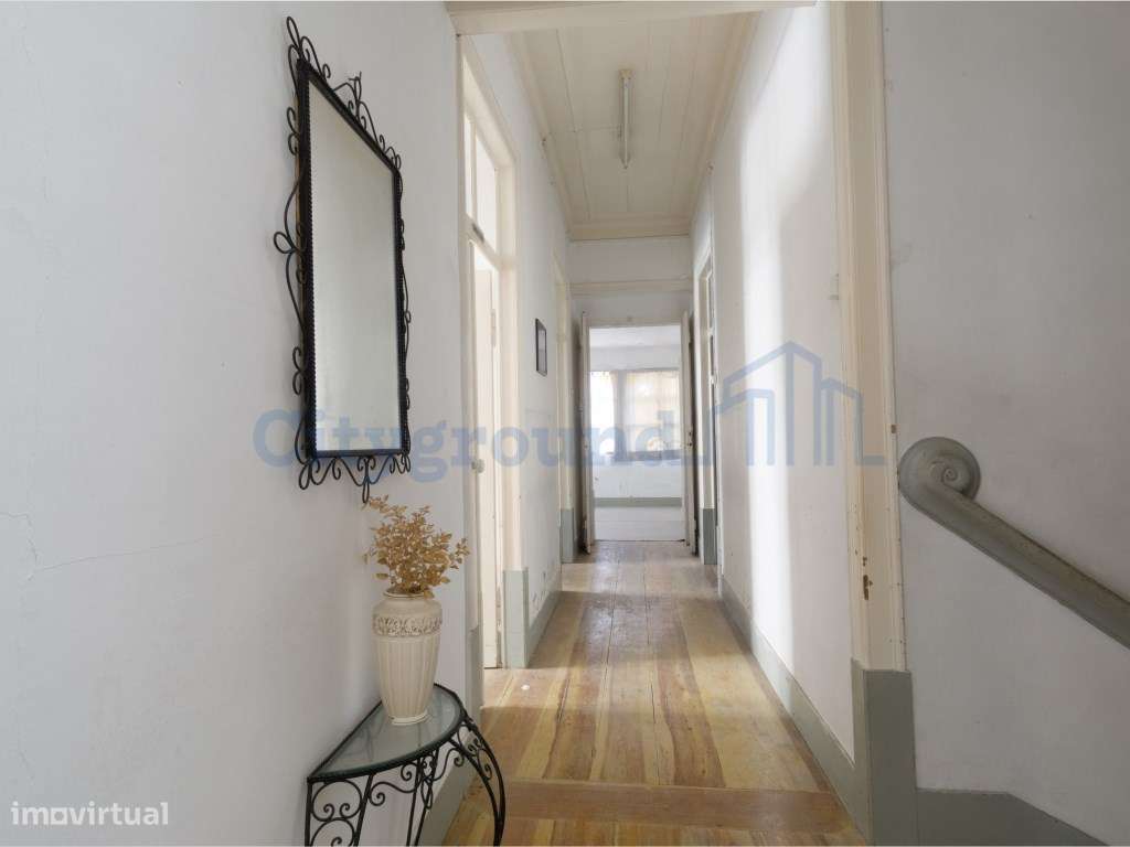 Prédio para renovar junto à praia de São Martinho do Porto-7