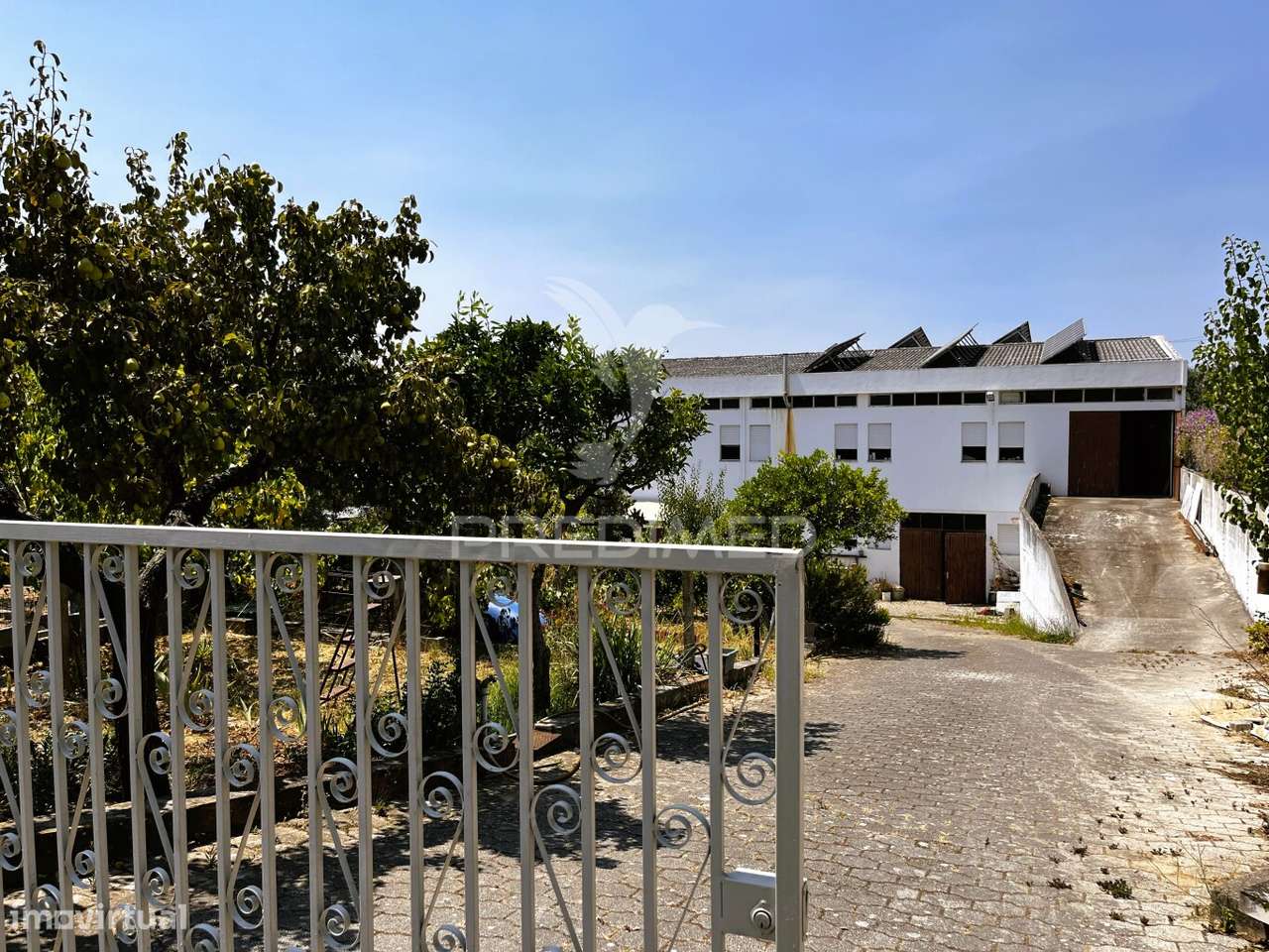 Armazém Multifuncional (com terreno de 1375m2) - Grande imagem: 2/12