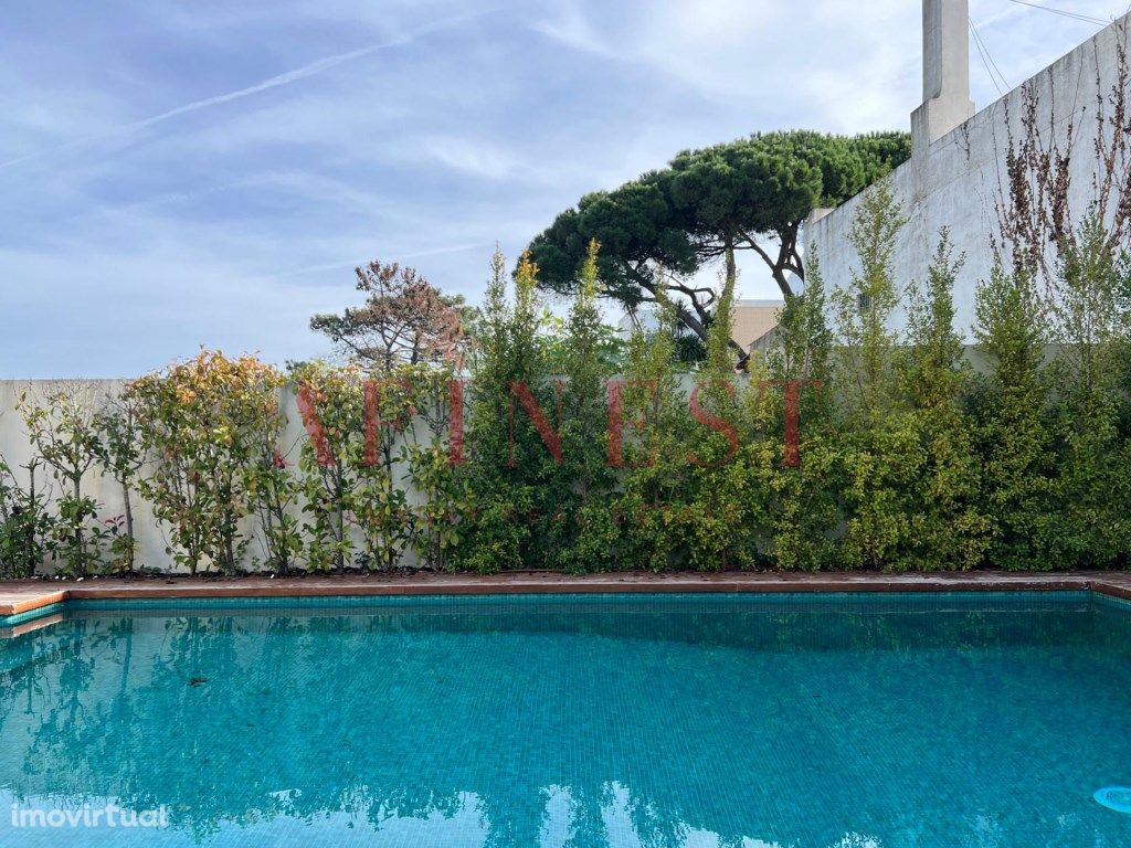 Moradia T5+1 com piscina em Estoril