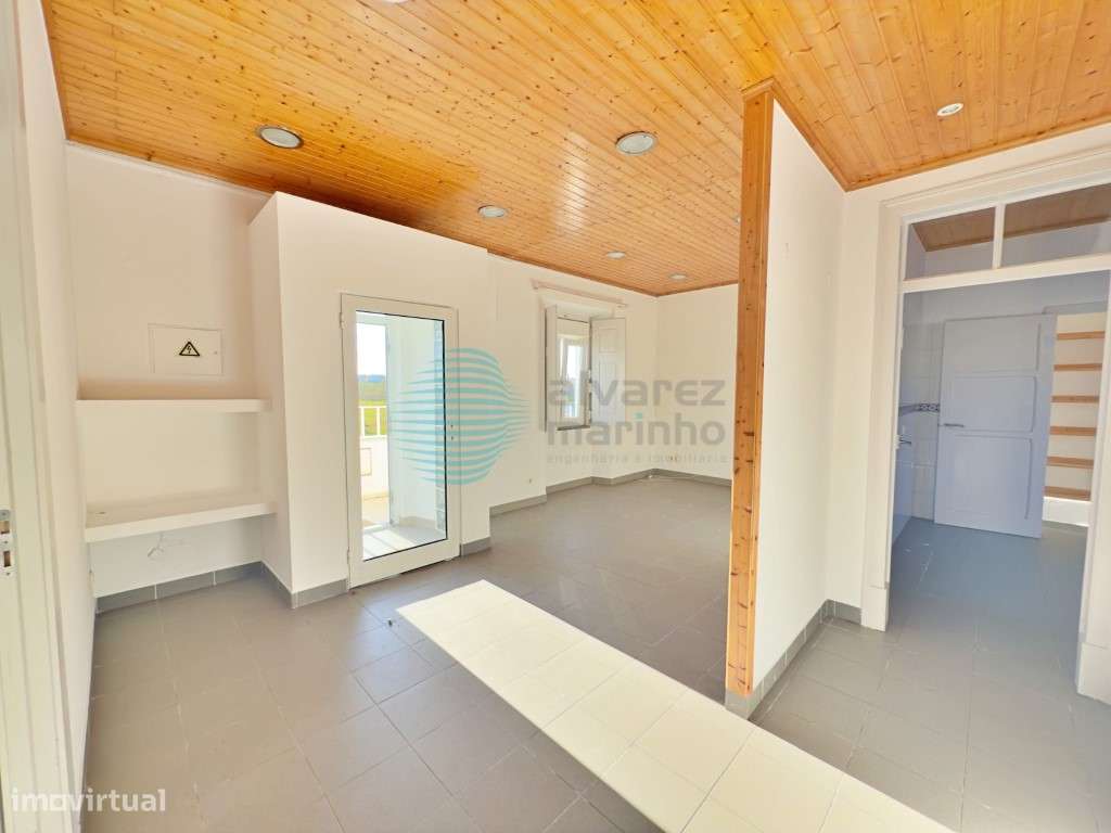 Moradia 4 quartos, espaço exterior na Praia de Santa Cruz - Grande imagem: 4/31