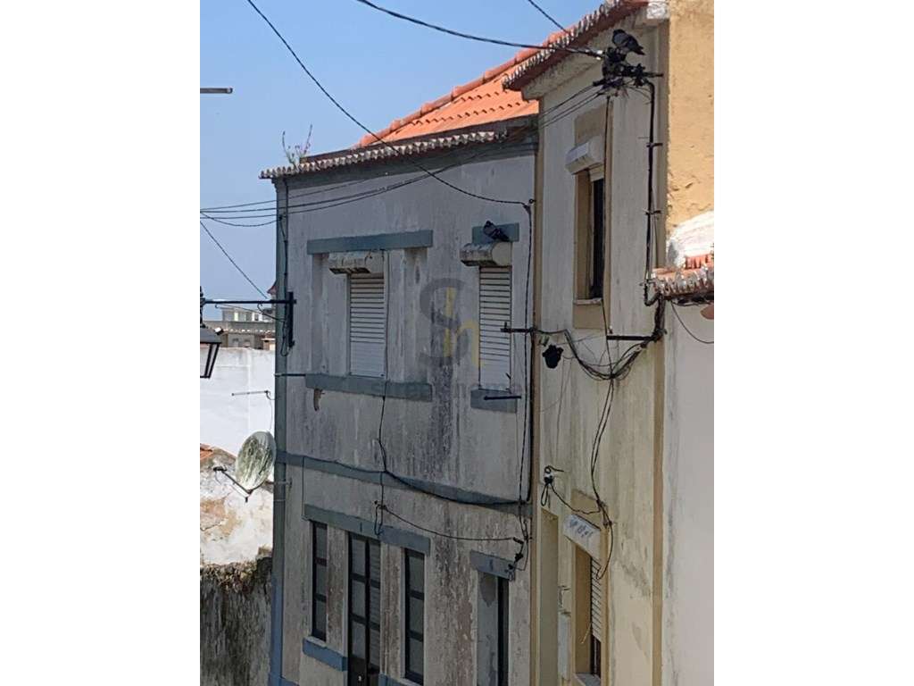 Prédio com dois pisos independentes para recuperação total-40