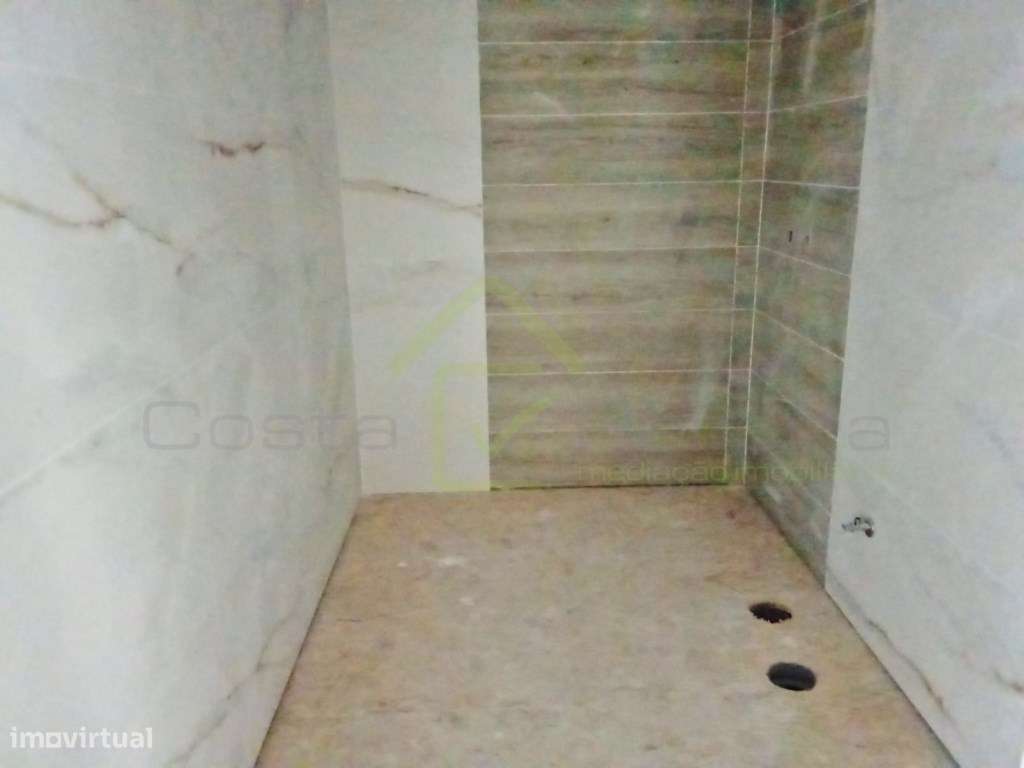 Moradia T3 com espaço exterior-8