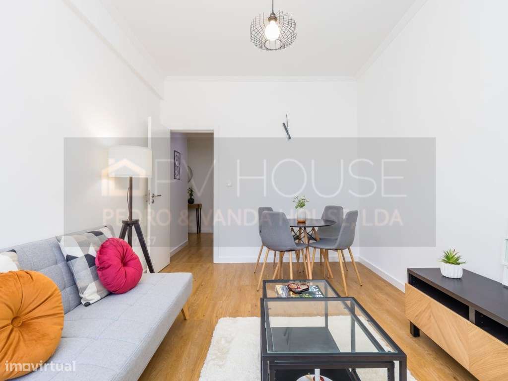 Apartamento T2 Benfica Rua Drº João de Barros nº25 r/c dt-18