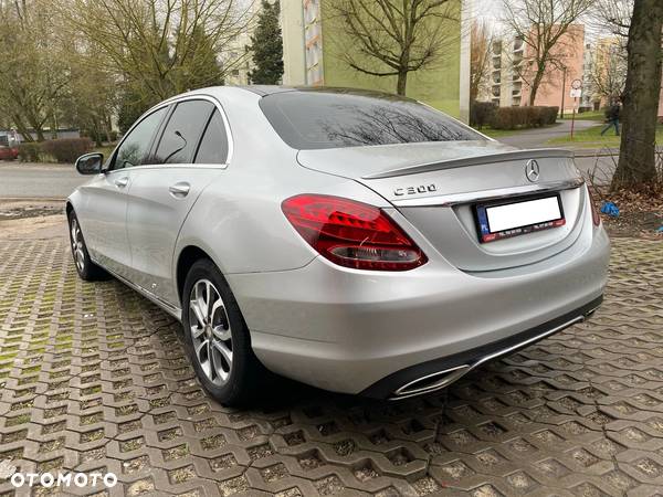 Mercedes-Benz Klasa C 300 9G-TRONIC - 3