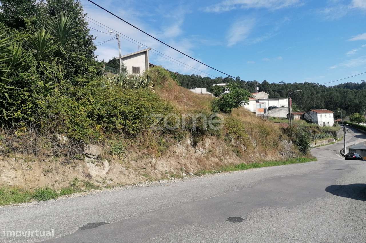 Terreno Urbano com 710 M2 em rua do Oriente Famalicão - Grande imagem: 4/17