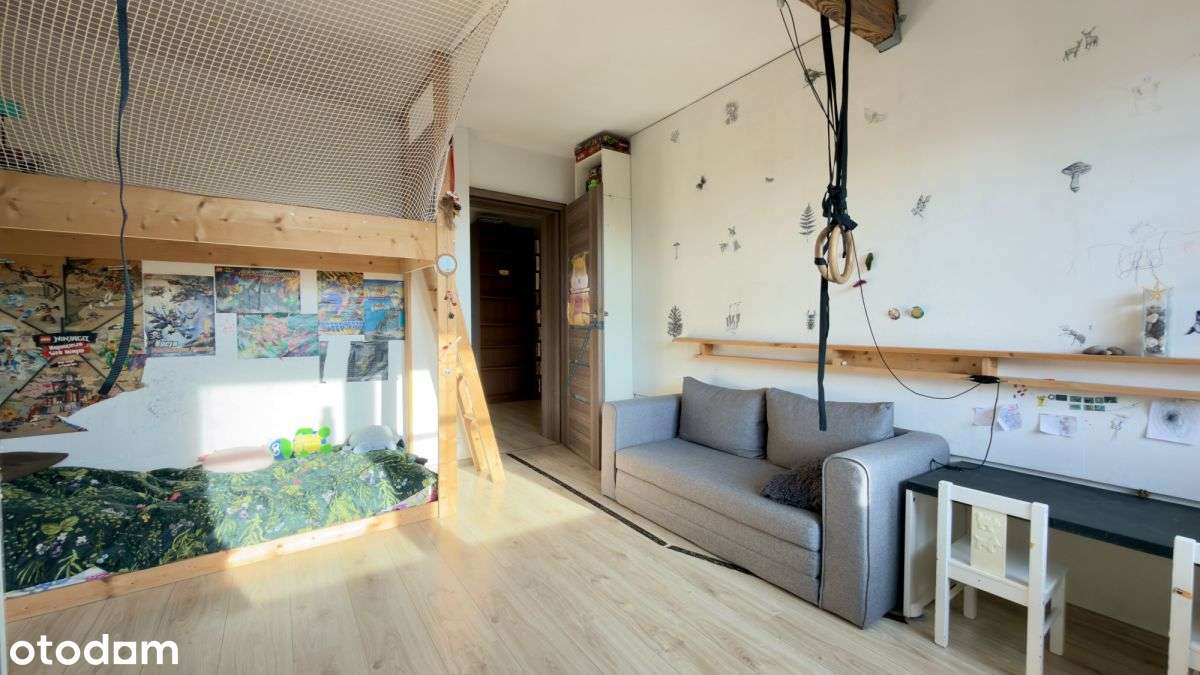 Funkcjonalny i przestronny dom z dużym ogrodem!!!-10