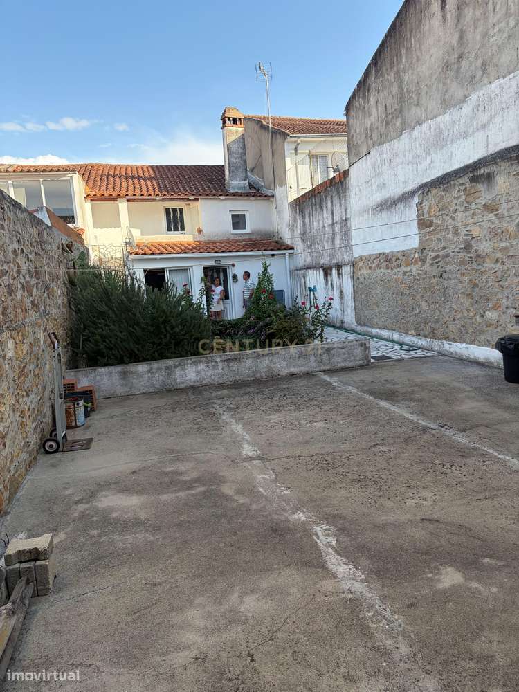 Moradia T6 com quintal e palheiro em Monforte da Beira — Espaço, charm-6