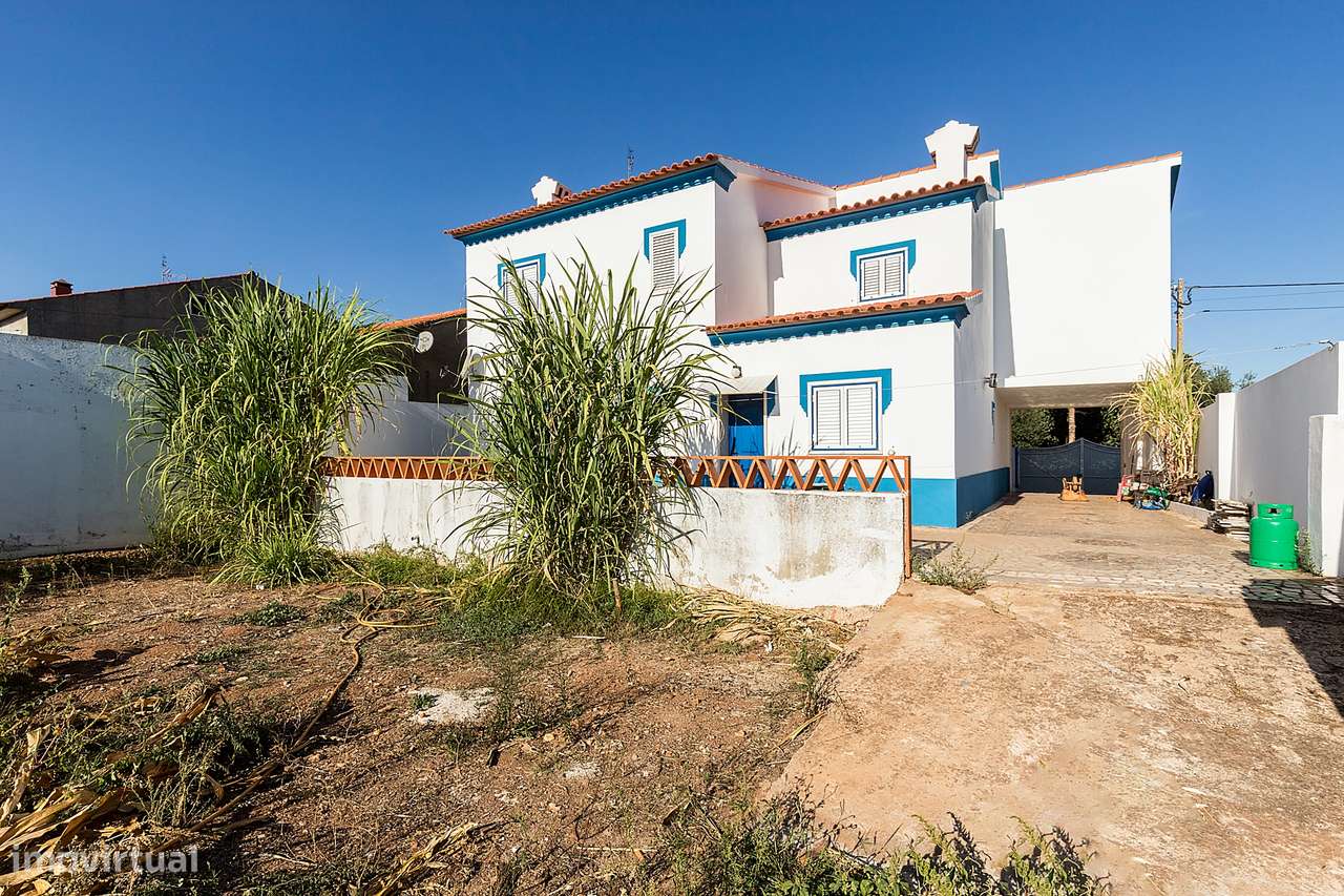Moradia Isolada T4+2 com 245 m2 em Lote com 961 m2 na Aldeia de Nora,-53