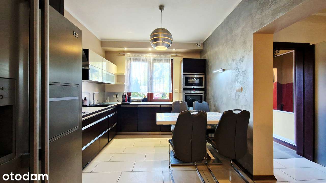 Nowoczesny dom, w mieście pod lasem, 6 pokoi, dwustanowiskowy garaż-16