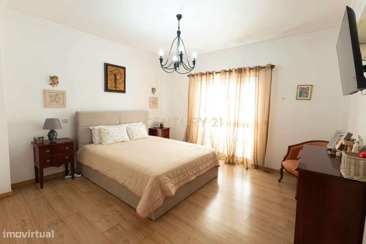 Moradia T4+1 em Condomínio Fechado – Alfacenhas Vila-19