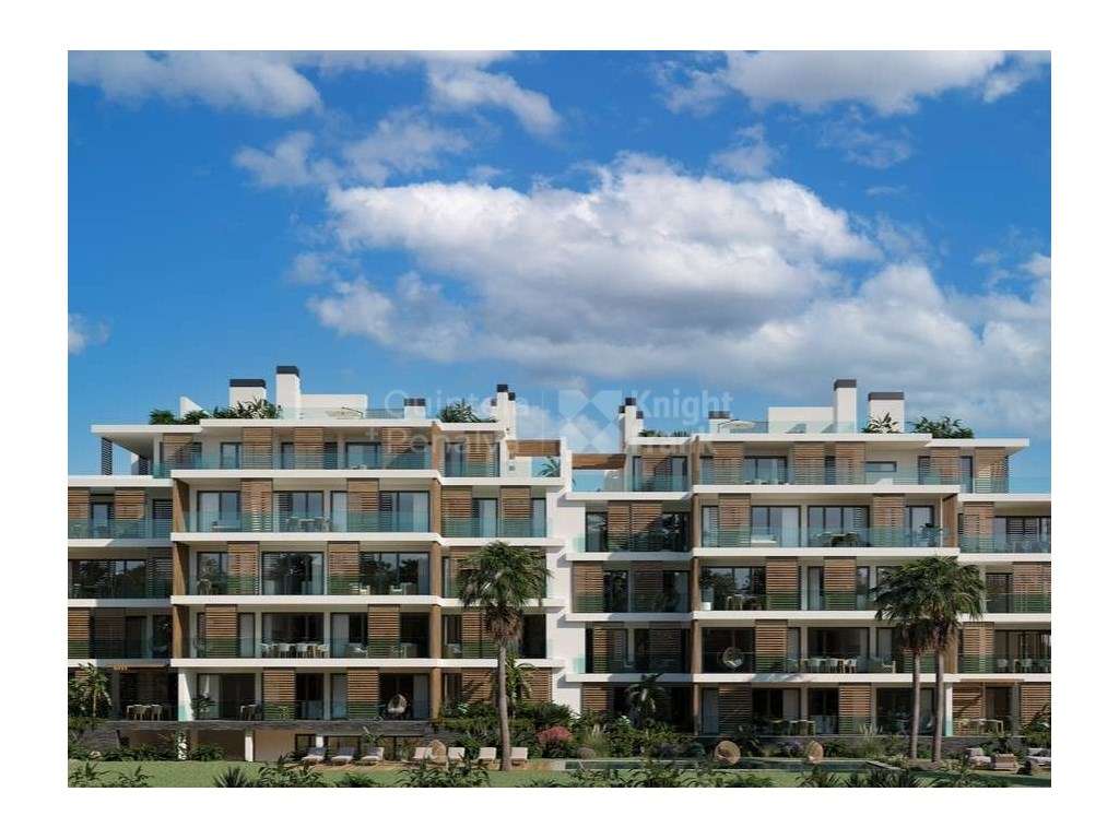 Apartamento T3 com jardim, localizado na Parede, Cascais-38