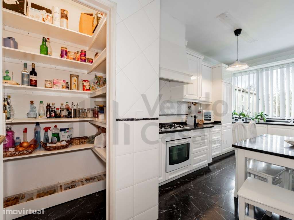 Vende-se T6+1 Braga À Av. Liberdade-6