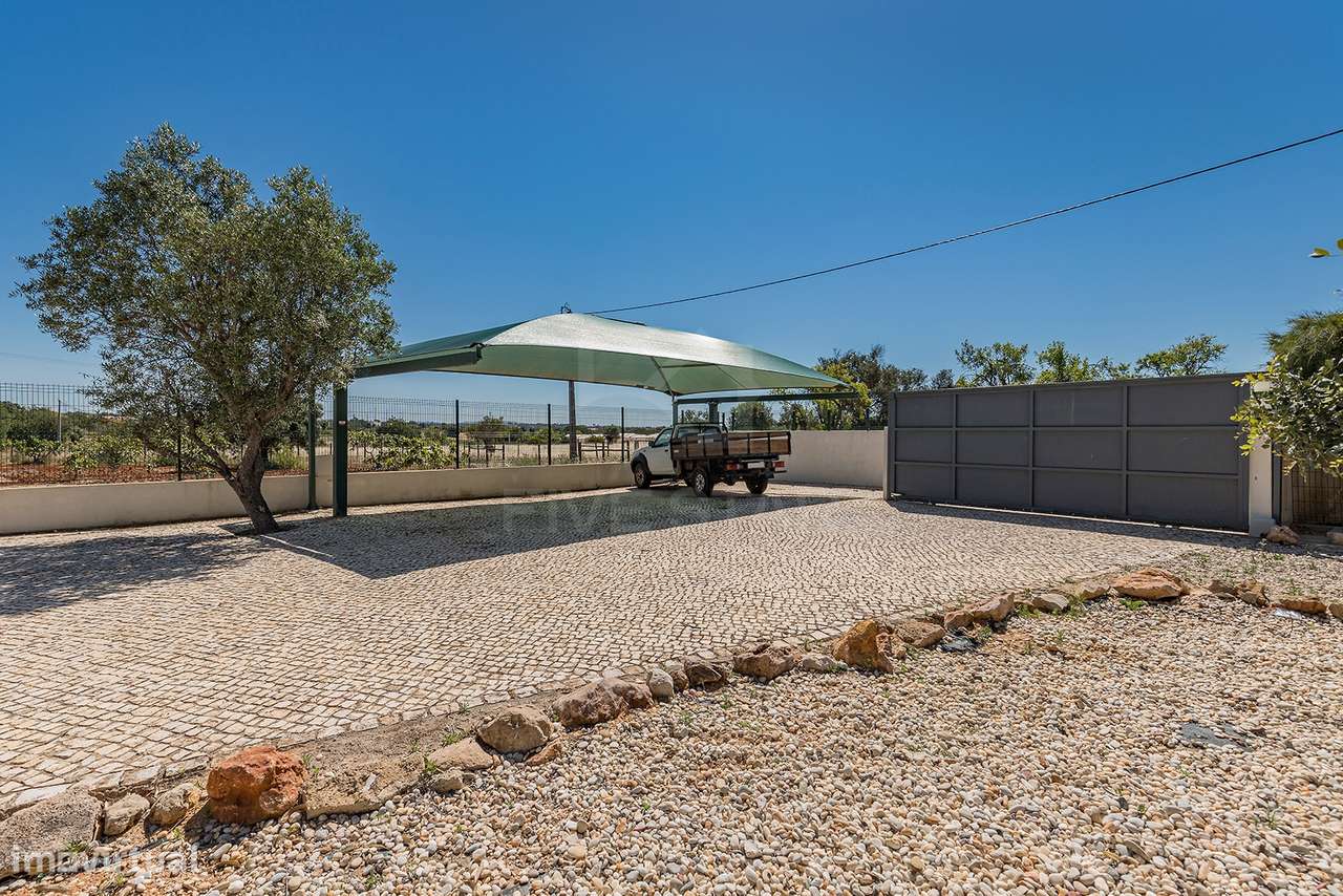 Moradia T4 na Guia -  Charme Algarvio com Total Privacidade - Piscina-2