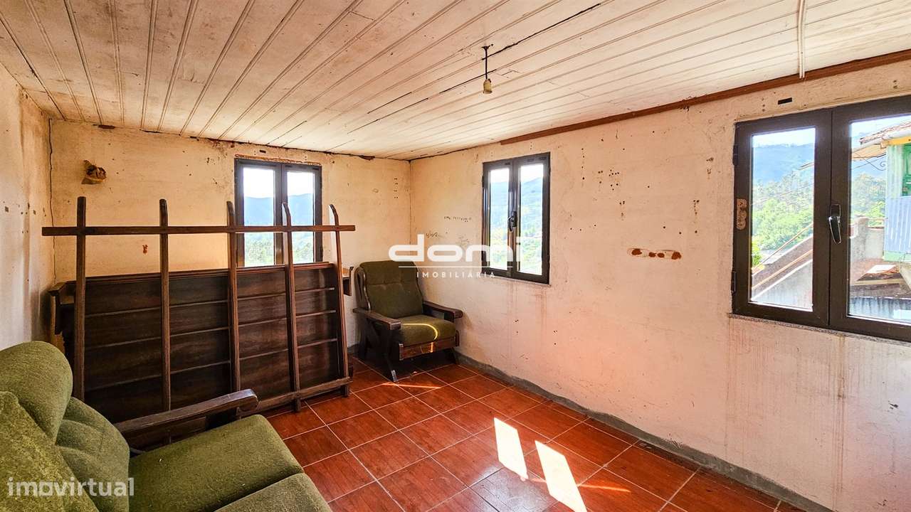 Propriedade com duas Moradias para Reabilitar – Ervilhal, Sul -São Ped-23