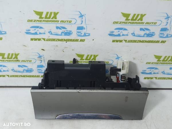 Scrumiera 31822-0100 Volkswagen VW Passat B6  [din 2005 pana  2010] - 1