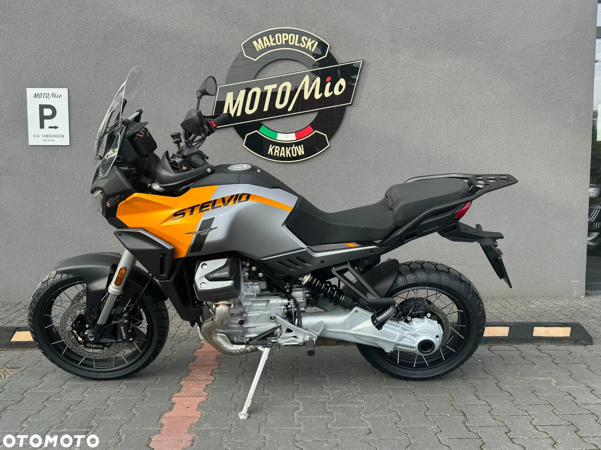 Moto Guzzi Stelvio - 4