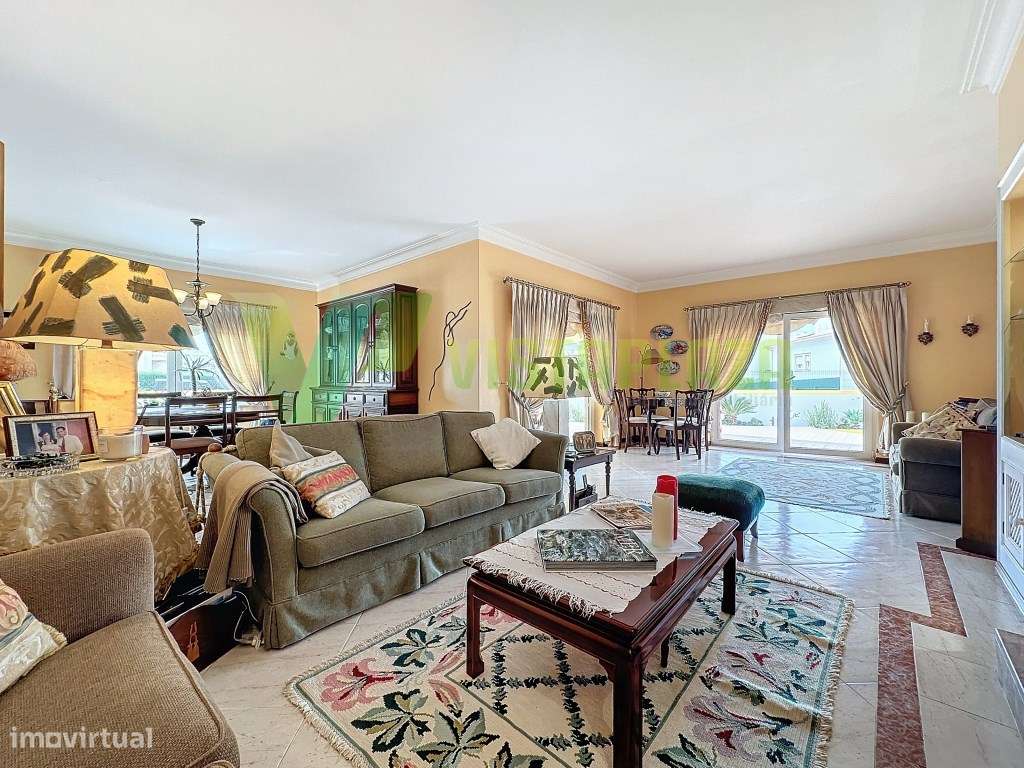 Moradia Isolada com Piscina e Garagem em Portimão - Grande imagem: 4/34