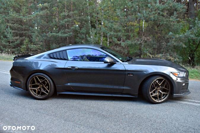 Ford Mustang 5.0 V8 GT - 22