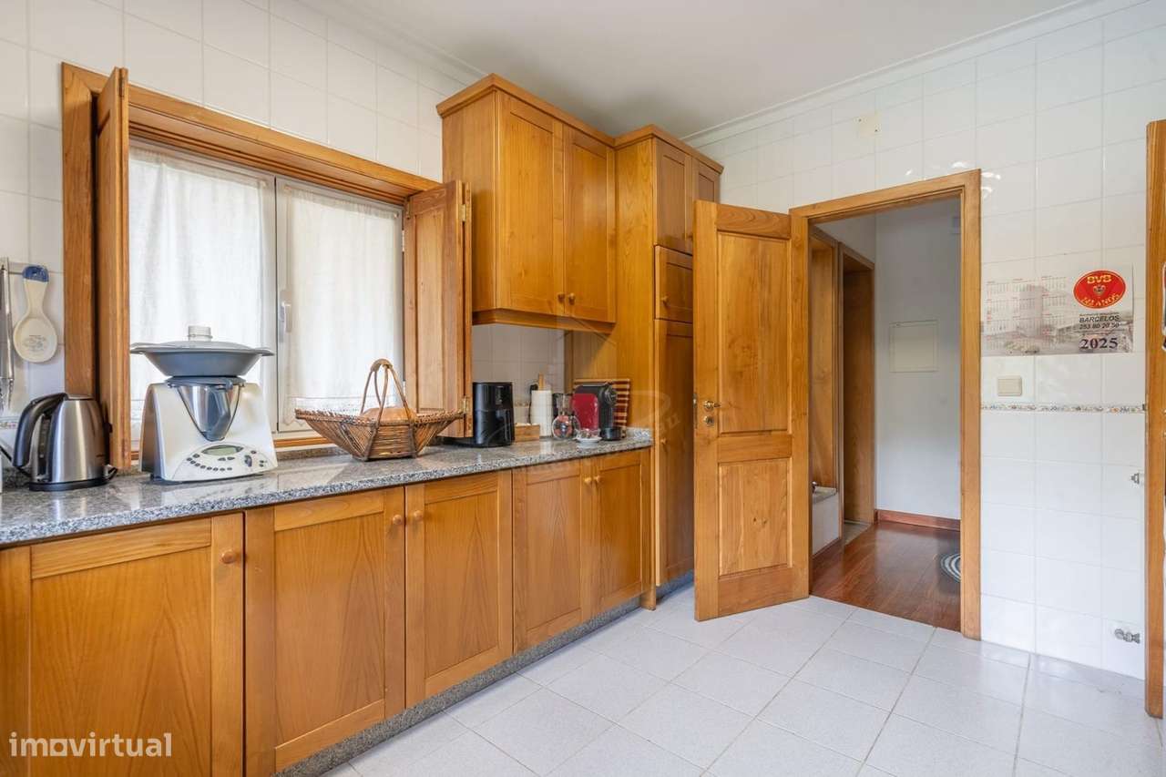 Quinta com Vinha Produtiva e Potencial Turístico junto ao Gerês-21