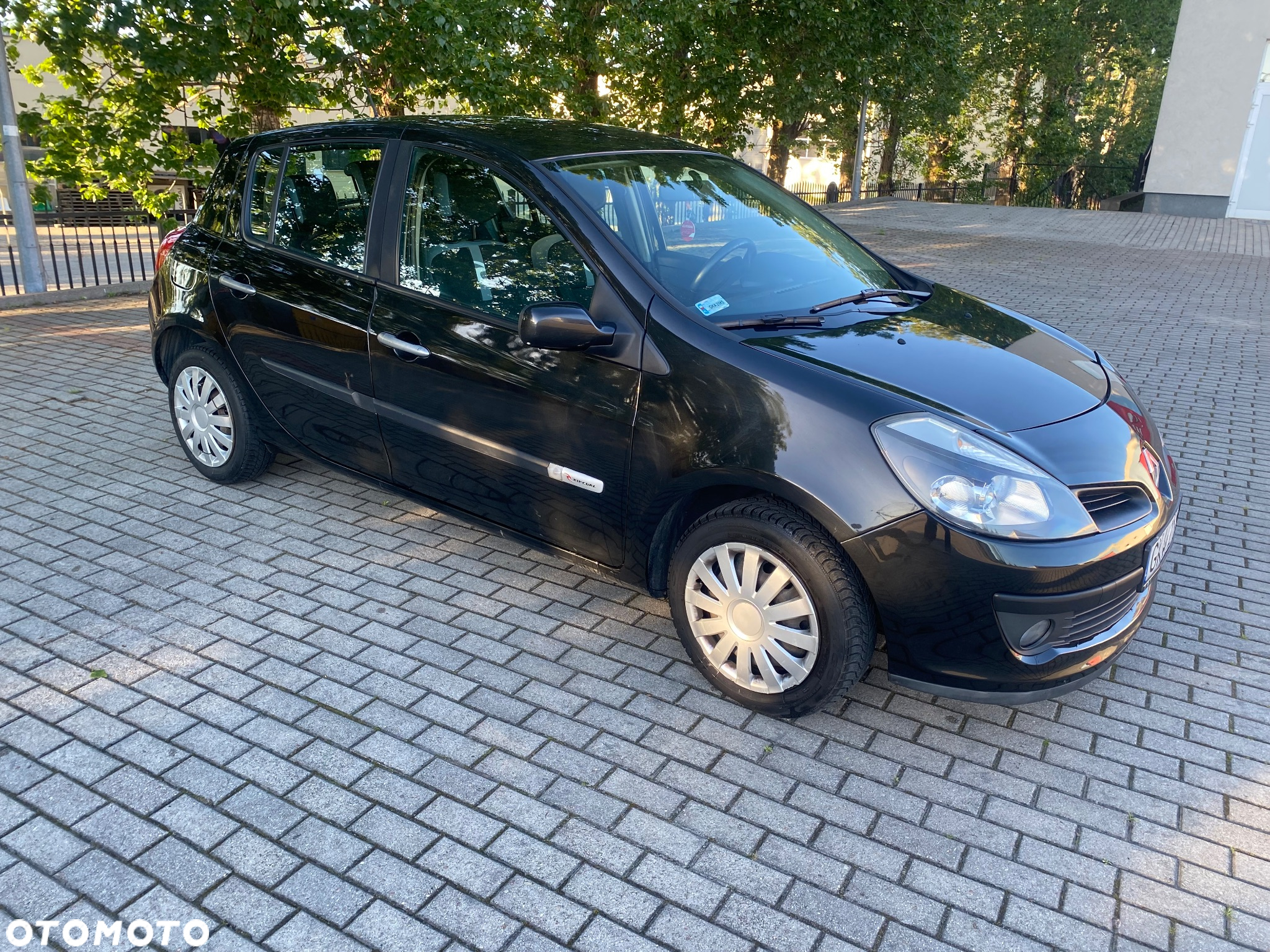 Renault Clio 1.2 16V 75 Collection - 4