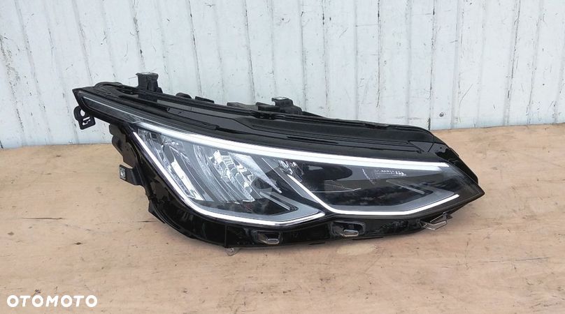 VW GOLF 8 5H1 LED LAMPA PRAWA - 1