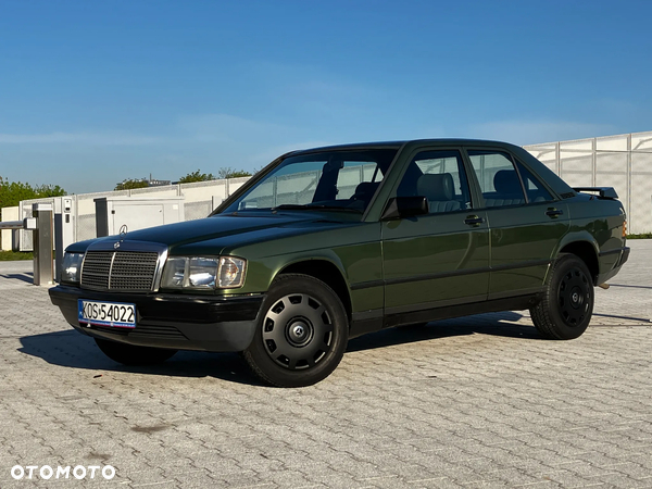 Mercedes-Benz W201 (190) - 1