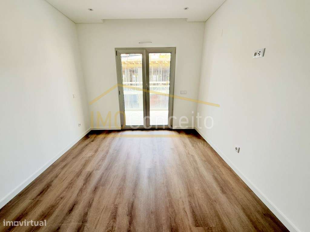 O SEU REFÚGIO NA NAZARÉ PODE ESTAR AQUI! T1+1 COM PISCINA, GARAGEM ...-9