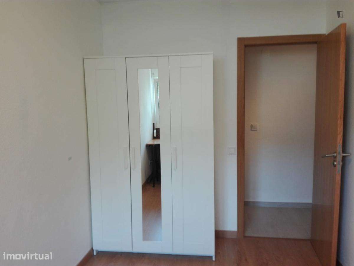 Quarto - localizado em Oeiras Lisbon - Grande imagem: 3/7