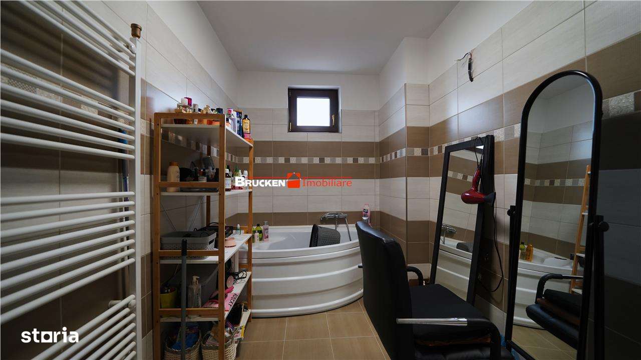 Sanmartin - Vila cu 3 apartamente si potential de inchiriere-9