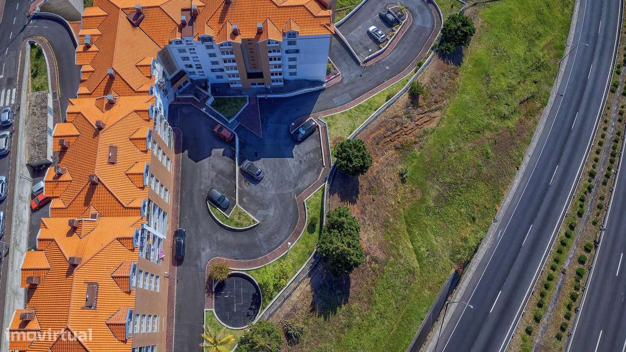 Vista Mar Soberba: Apartamento T2 no Último Andar – Caniço, Madeira-21