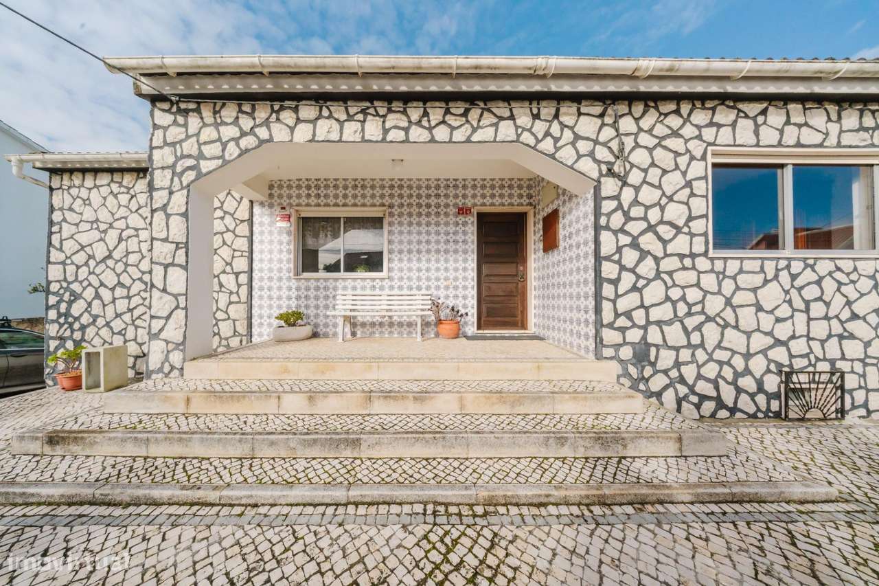 Moradia Independente T4 com Lote de 1.000 m2 em Fernão Ferro-3