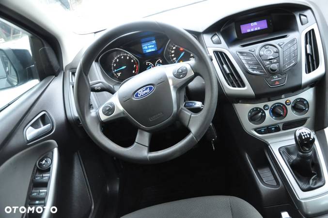 Ford Focus 1.6 16V Ambiente - 14