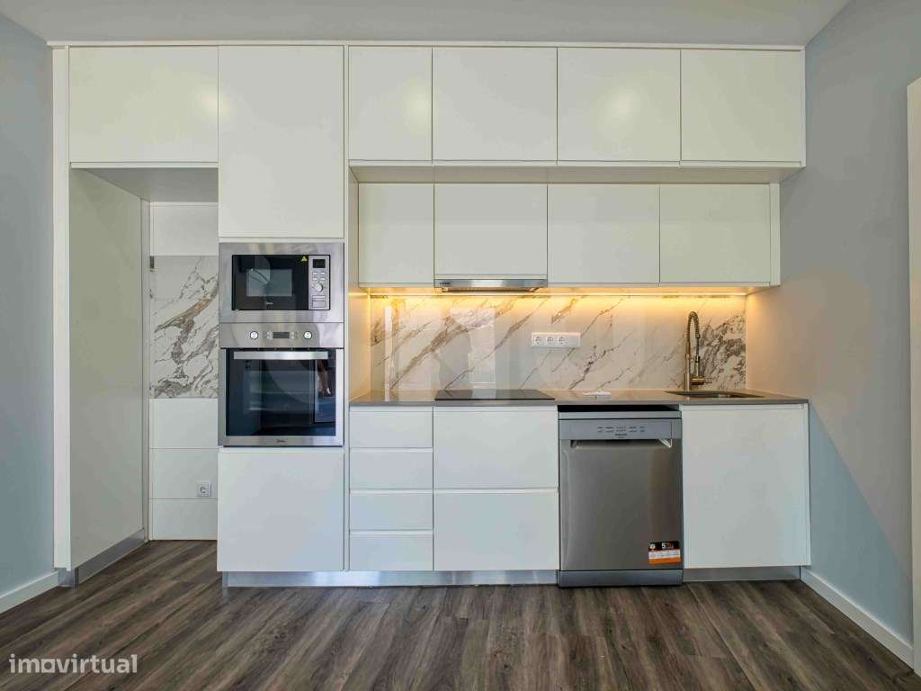 Moradia T4, com piscina interior, para venda, em Alfeizerão, Alcobaça - Grande imagem: 4/23