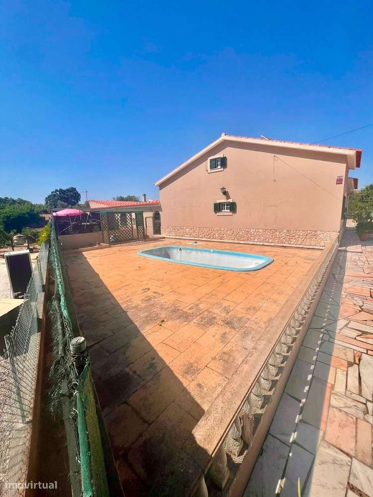 Moradia T2+2 Térrea com Piscina, Anexo de 50 m² e Lote de 1.690 m²-37