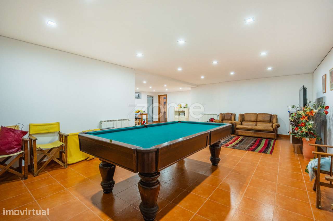 Moradia T4 com piscina | Esposende-40