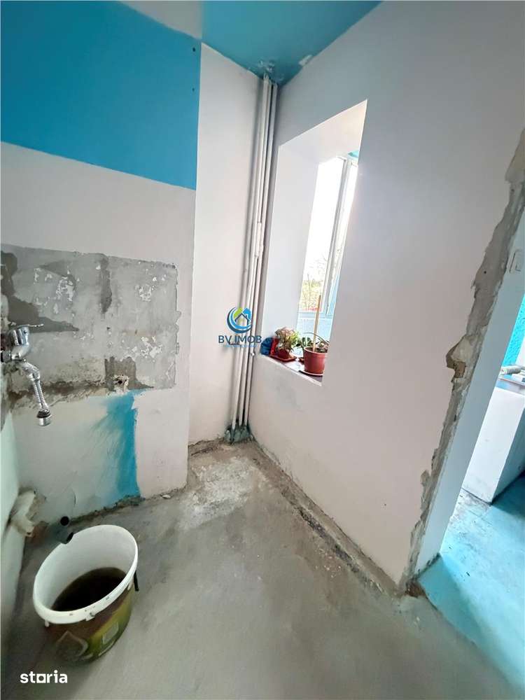 Vanzare garsoniera, zonaTractorul, etajul 1, insorita-8