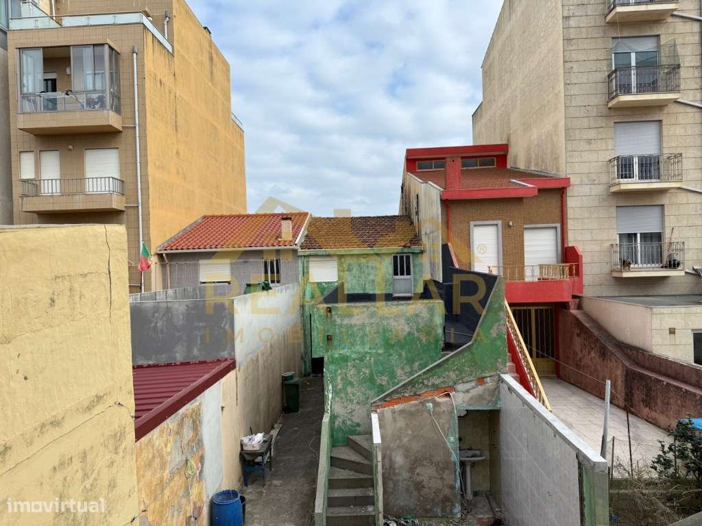 Moradia com vistas de mar para restauro em Vila do Conde - Grande imagem: 5/27