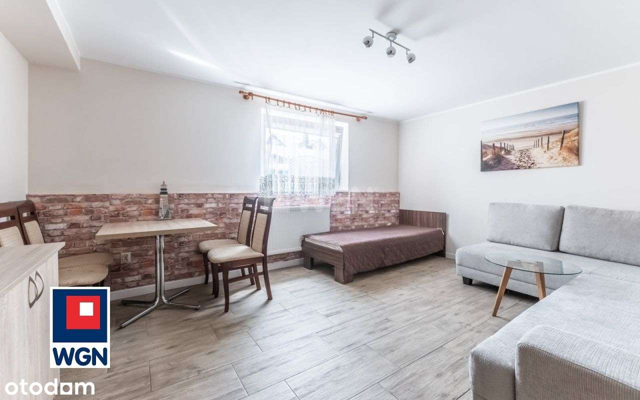 Pensjonat z 2 budynkami gościnnymi, basenem i jacu-15