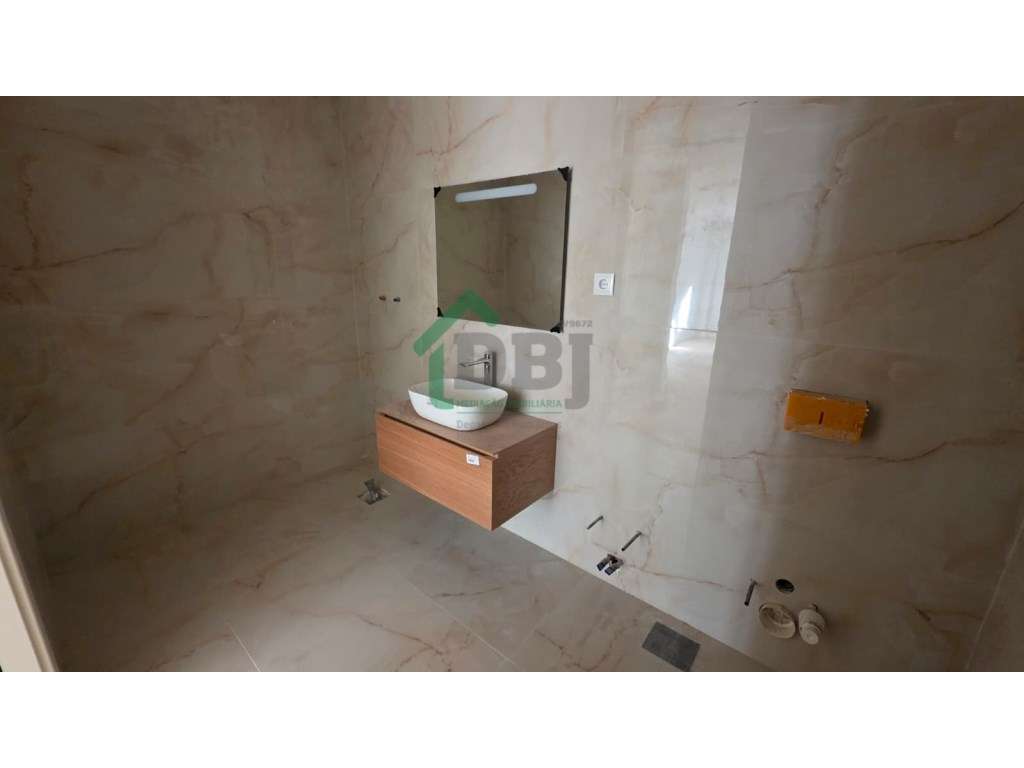 T1 Novo - condomínio c/piscina!-6