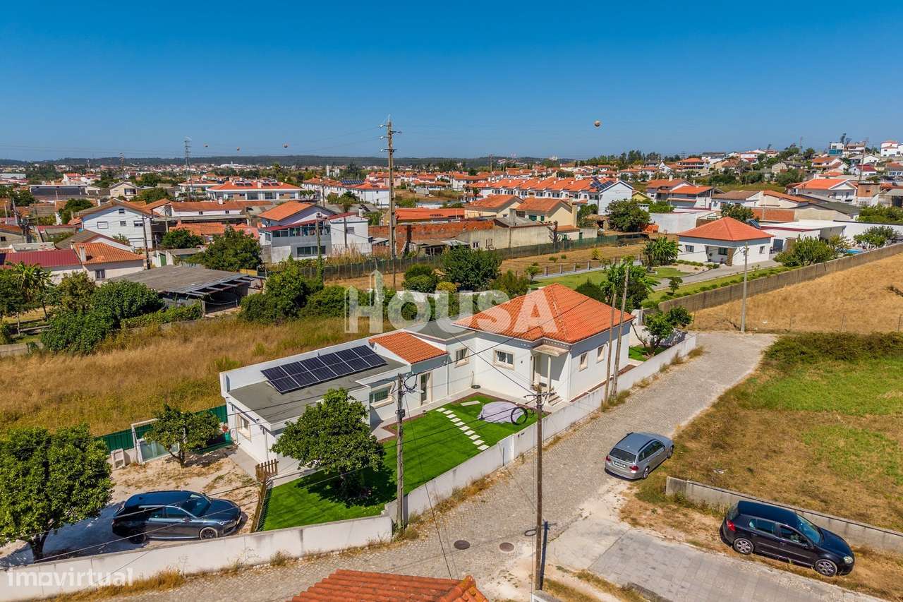 Moradia T4 térrea totalmente renovada na Gândara dos Olivais-42