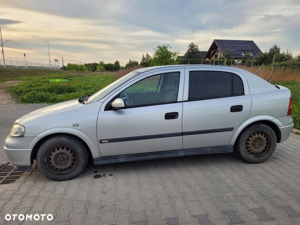 Opel Astra II 1.6 Comfort / Cool - 11